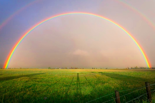 How are rainbows formed?